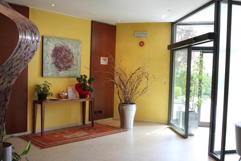 Mh Hotel Piacenza Fiera Eksteriør bilde