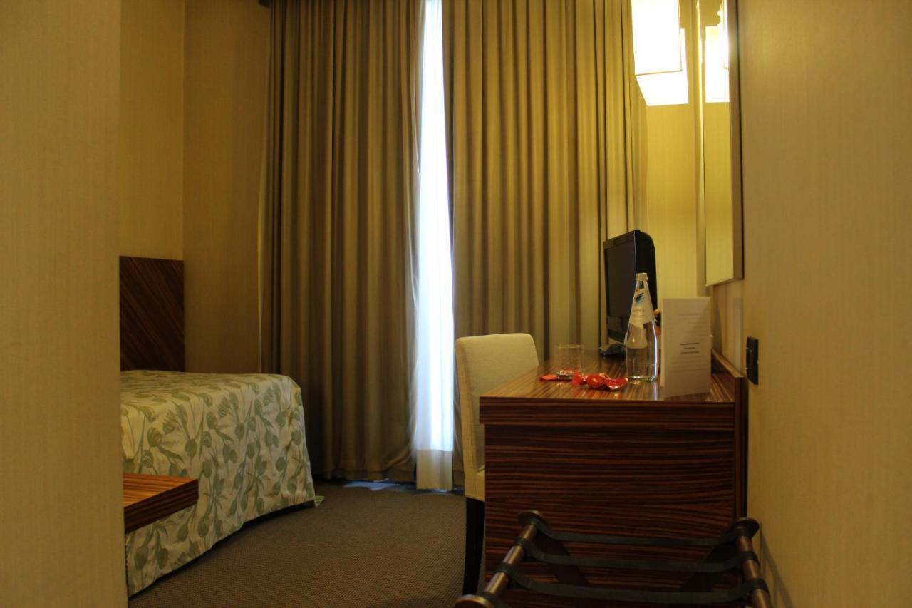 Mh Hotel Piacenza Fiera Eksteriør bilde