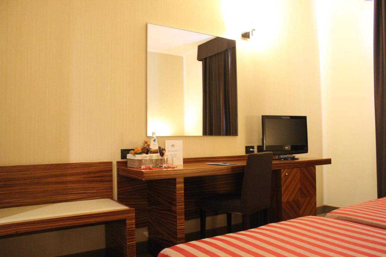Mh Hotel Piacenza Fiera Eksteriør bilde