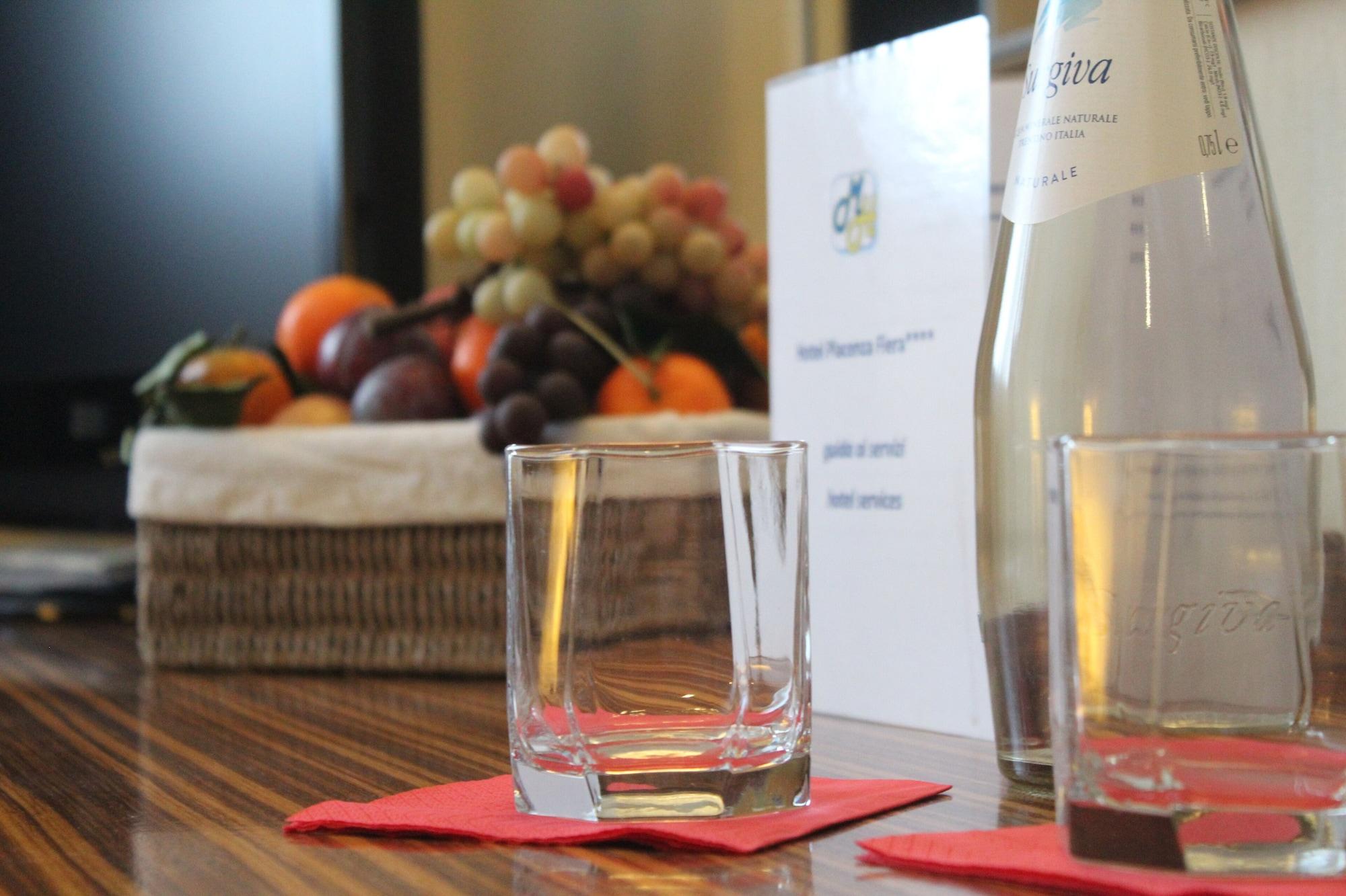 Mh Hotel Piacenza Fiera Eksteriør bilde