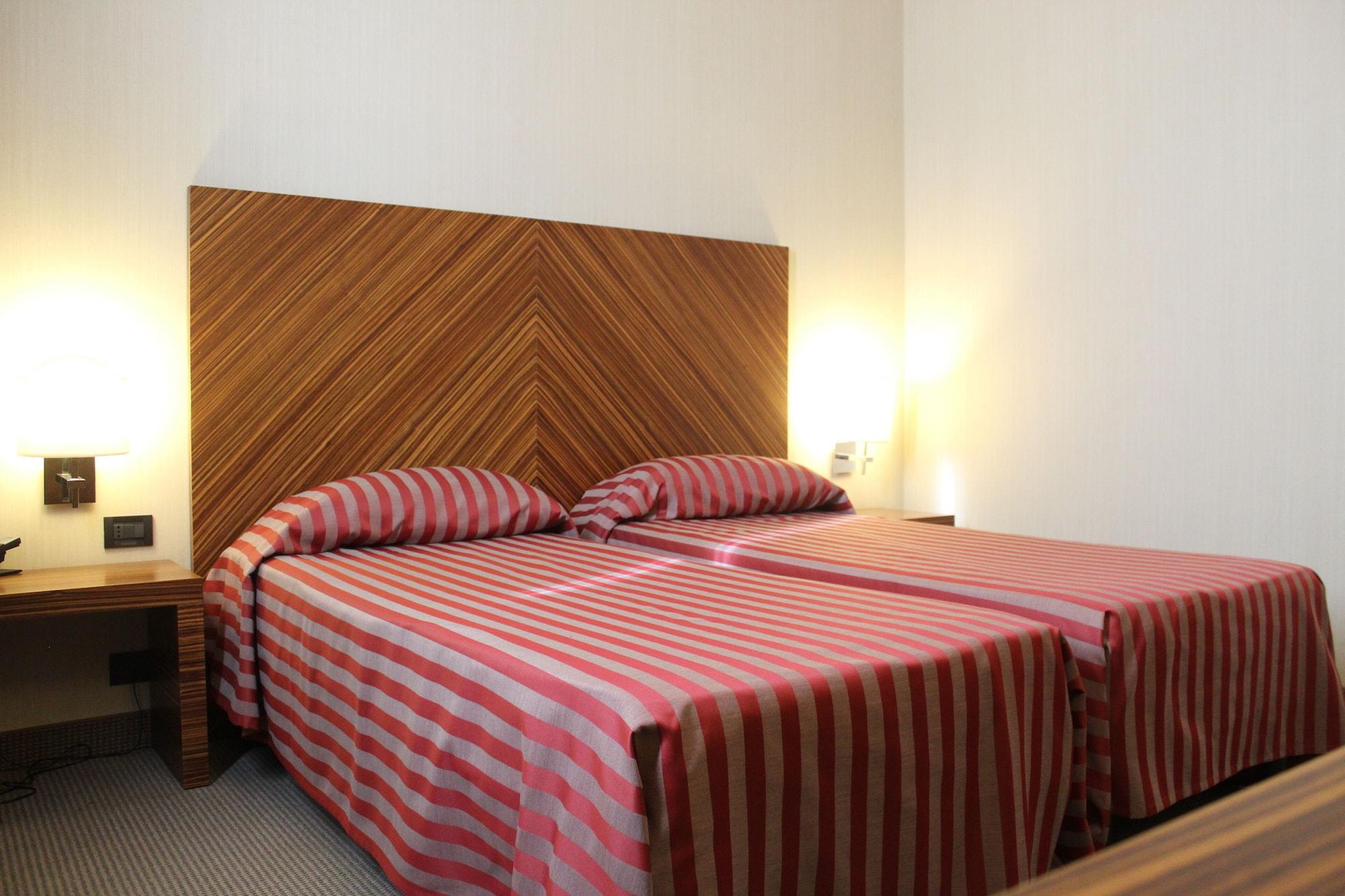 Mh Hotel Piacenza Fiera Eksteriør bilde