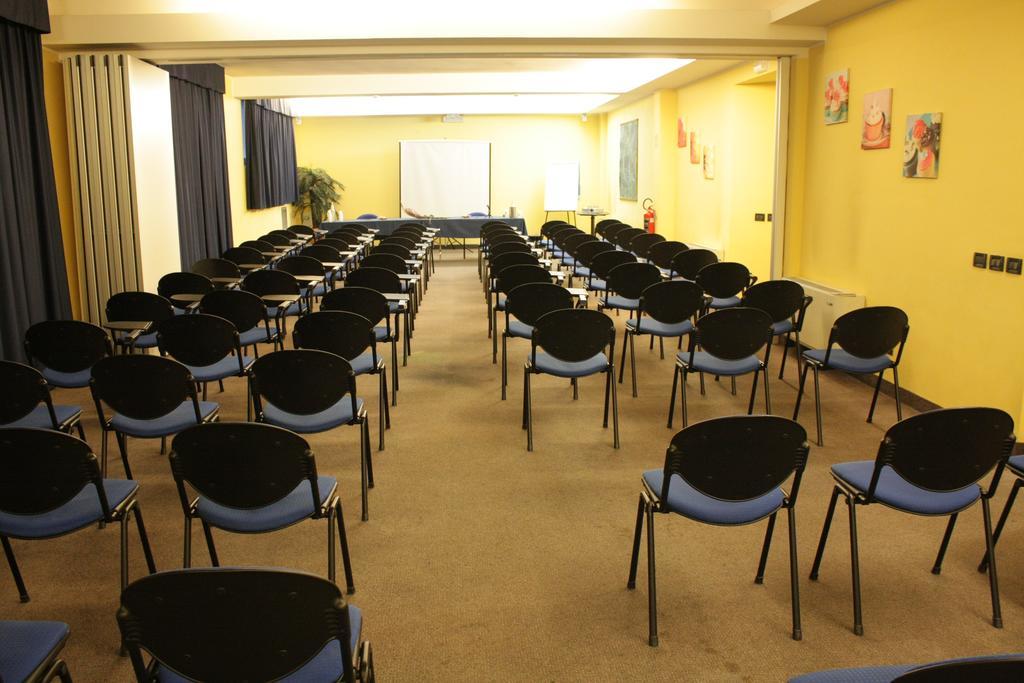 Mh Hotel Piacenza Fiera Eksteriør bilde
