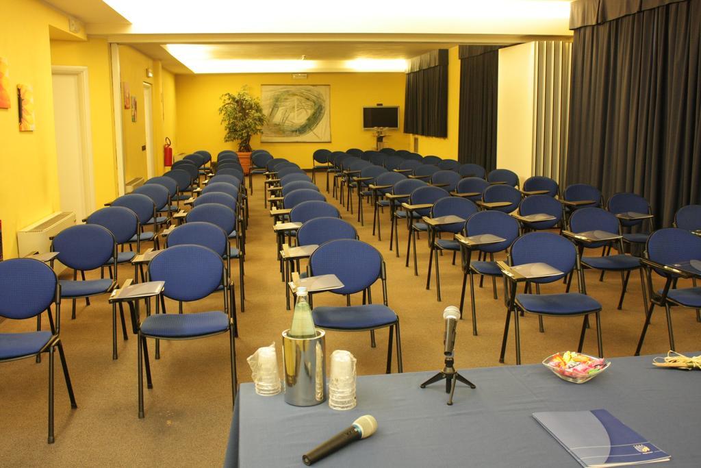 Mh Hotel Piacenza Fiera Eksteriør bilde