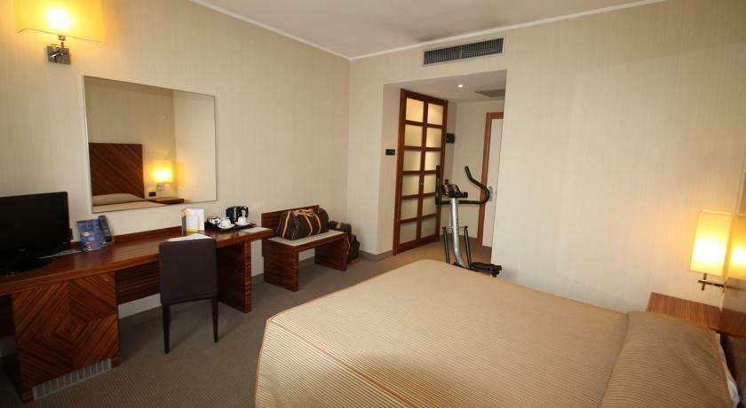 Mh Hotel Piacenza Fiera Eksteriør bilde